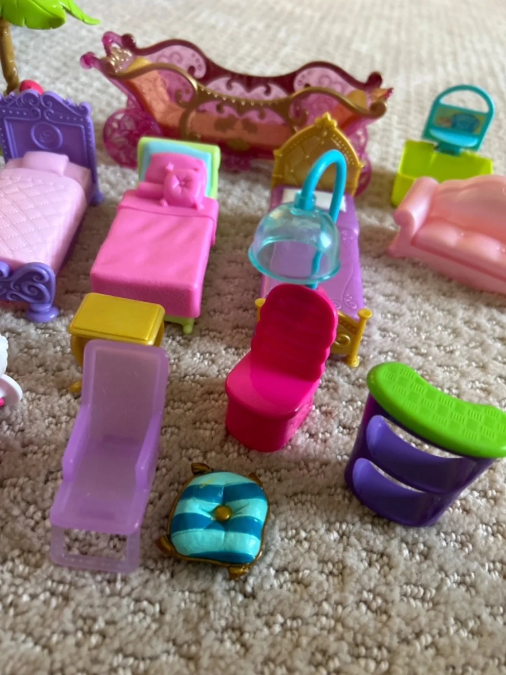 Polly Pocket furniture set